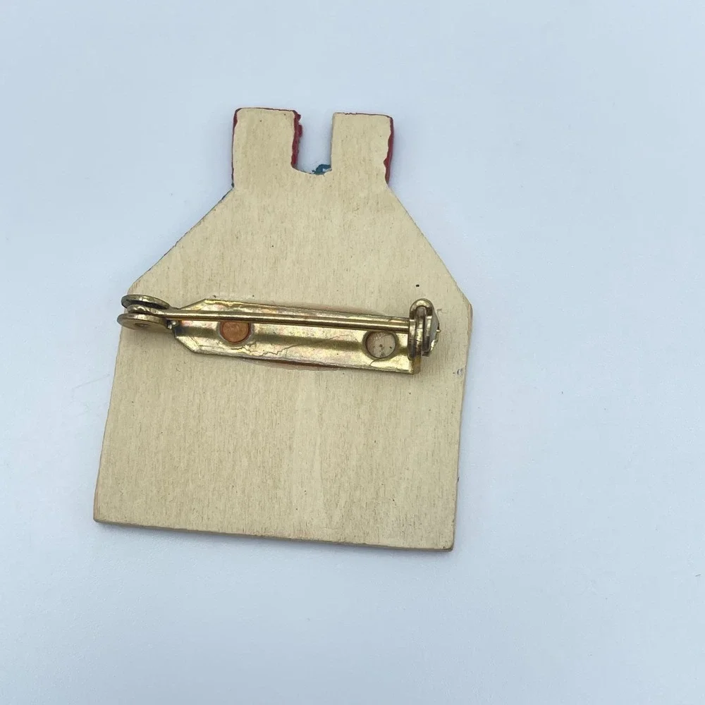 Vintage 90s Hand Painted Wooden House Brooch‎ Pin Art Women's Classic Jewelry